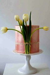 Закажите подарочный торт с цветами от кондитера Ольги Бобылевой