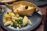 Волжский судак томленый в сливках под сыром с картофельными дольками – 350 г