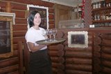 Бармен кафе Любава Елена Петряева