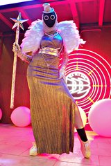 Всех гостей встречали барные феи