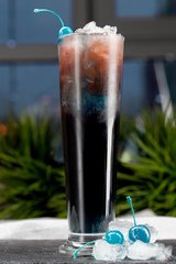 Особенно не обычна и вкусна кола со льдом в семейном ресторане Sancho's в Челябинске