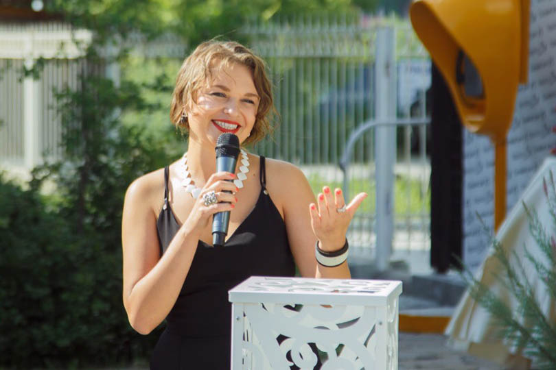 Катерина Фоминых ведущая и тамада радуется жизни