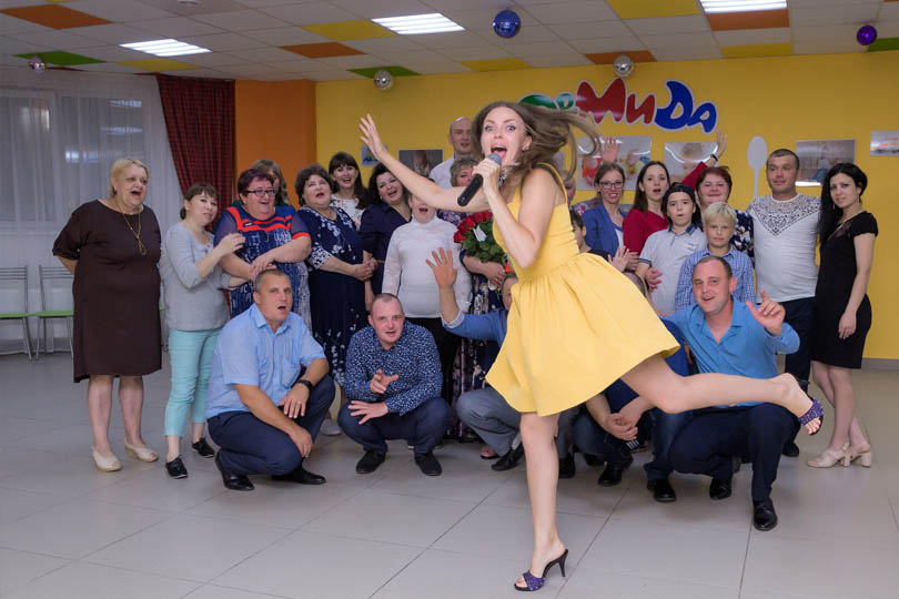 Катя Волкова тамада ведет свадьбы и юбилеи Звезда сцены на всех праздниках.