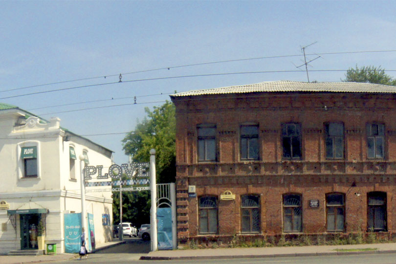 Летний въезд в ресторан Плов. фото 2