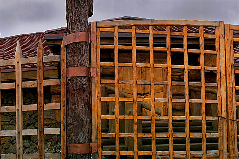 Вход в ресторан Амбар в Малинках