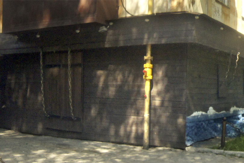 Здание кафе Билли Бонс на ЧМЗ фото 2