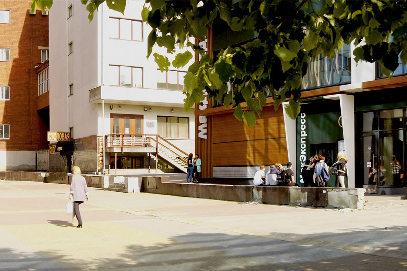 Вход в ресторан Фигаро на Кировке