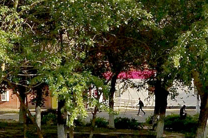 Танцевальный бар E&Z на Сталеваров 