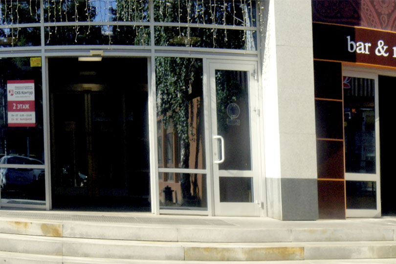 Вход в ресторан Карма фото 2