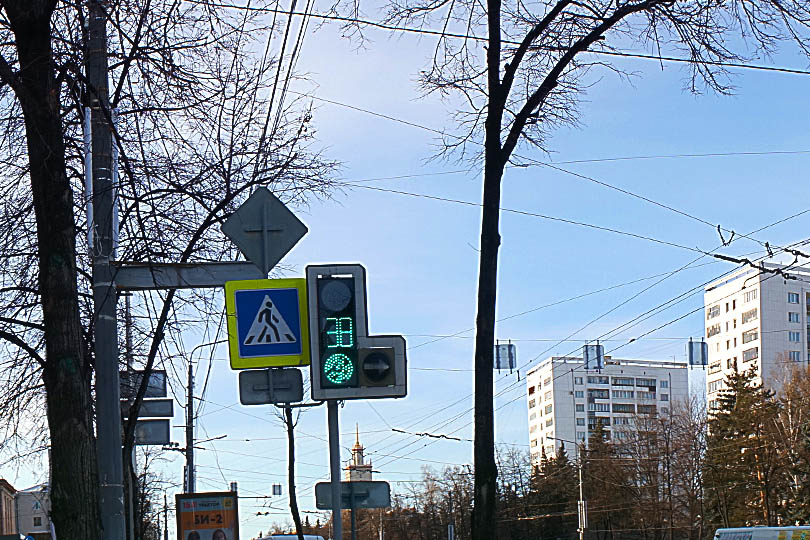 проспект Ленина на перекрестке с улицей Энгельса