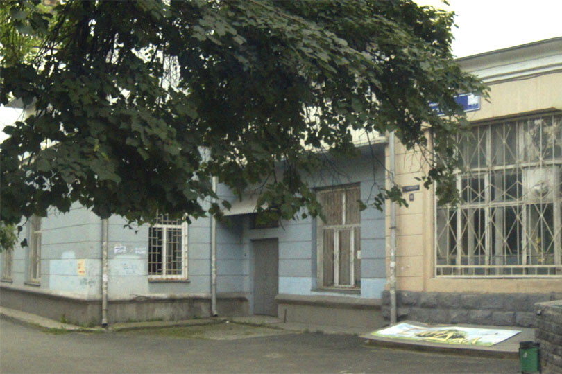 Вход в вегетарианское кафе Рада. Фото 1