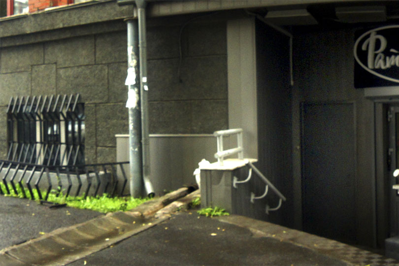 Вход в студию Рататй