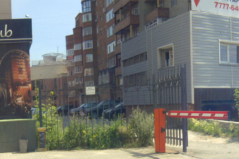 Вход в караоке клуб Сопрано. Фото 3