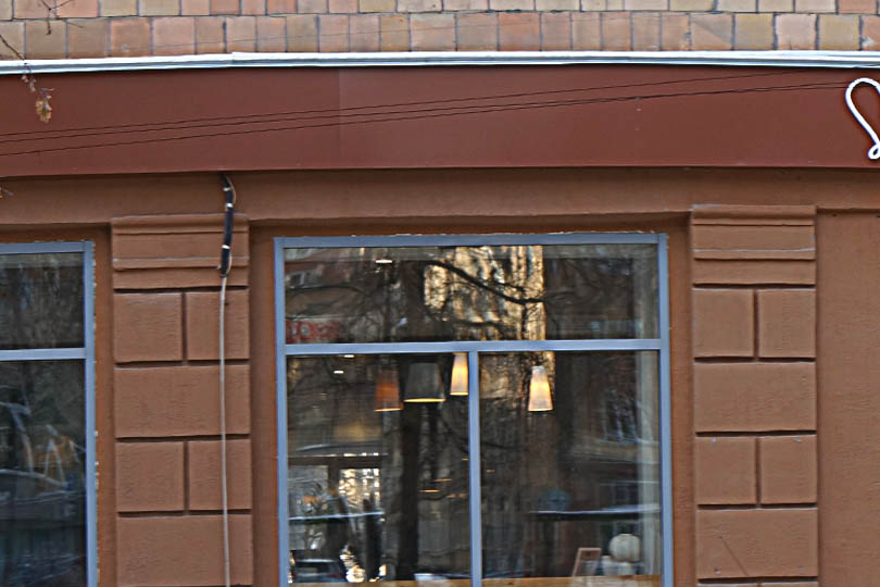 Вход в бистро Сториз на проспекте Ленина